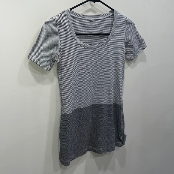 Lululemon size 4  shirt - Picture 3 of 5